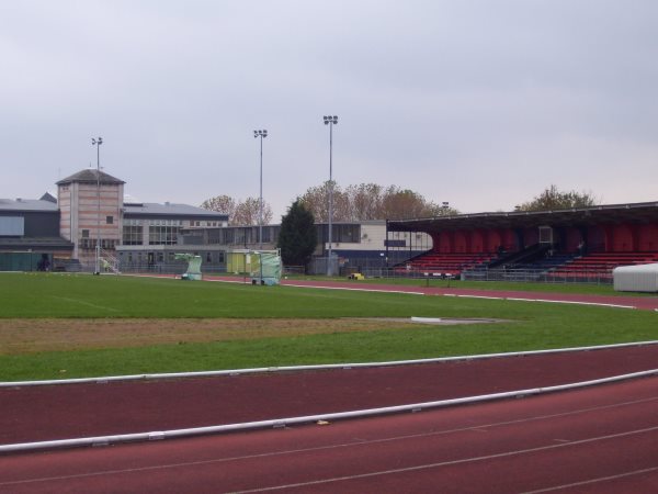 Stade Terence MacMillan